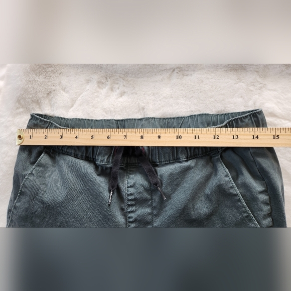 PacSun jogger with zipper and snap detail at the ankle - Picture 3 of 15